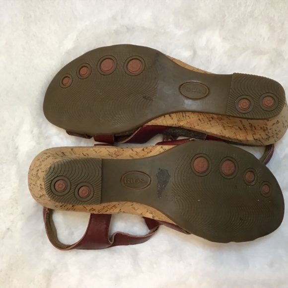 Taos Flower Heeled Sandal - Picture 8 of 11